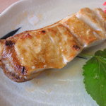 ぎゃおす超大ヒットの「金目鯛の塩焼き」