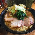 横横家 - チャーシュー麺トッピング野菜畑