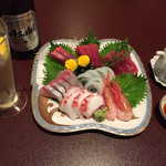 割烹 伊奈喜 - ノンアルコールのカクテルに、割烹のお刺身の盛り合わせを特注。