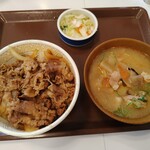 すき家 - 料理写真:牛丼&豚汁らーめんおしんこランチセット