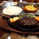 亜米利館 - 2014年9月　ハンバーグフライ【1112円】ライス【194円】