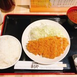 とんかつまるや - 料理写真: