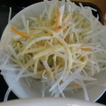 台湾料理 味鮮園 - 大根サラダ