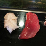 奴寿し - 左：鯛（塩）
      右：鮪（醤油）