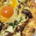 ピザハット - 料理写真:すき焼き月見ピザNO.1