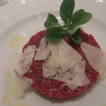 Ostu - 短角牛モモ肉のタルタル