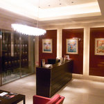 レストラン サンパウ - 扉をあけるとこのレセプションが。