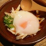 酒膳 蔵四季 - お通し(鶏と温泉玉子のおくら添え)