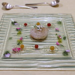 トゥ・ラ・ジョア - 甲イカと生ウニの昆布〆　(2015/05)