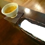 手打ち蕎麦 かね井 - ①お茶とおしぼり