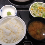 Nikuyano Shoujikina Shokudou - 牛ロース定食のセットもの。1020円也