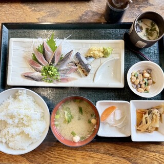 お食事処まるに_0