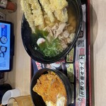 資さんうどん - 料理写真: