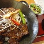 Tosaya - 和牛サーロイン丼（A５）