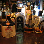 BAR　Q･L･K - カウンター上のボトルです。