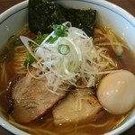 麺処びぎ屋 - 醤油らーめん半熟玉子付き(850円)・・・お薦めします！