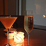 ザ・リッツ・カールトン東京 - シャンパンとマンゴーのカクテルで大人の時間を演出