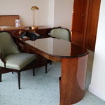 ザ・リッツ・カールトン東京 - ビジネスデスク