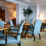 ザ・リッツ・カールトン東京 - クラブラウンジはクラブフロアー宿泊者のみ利用可能（朝食/昼食/アフタヌーンティ/夕食/Barの１日５回の飲食が提供される）