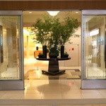 ザ・リッツ・カールトン東京 - 正面玄関からEv.ホールへ