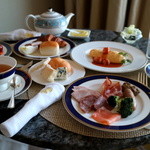 ザ・リッツ・カールトン東京 - ブッフェだと貧乏根性丸出しで遂取り過ぎてしまいます(笑)