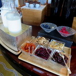 ザ・リッツ・カールトン東京 - グラノーラ類も豊富