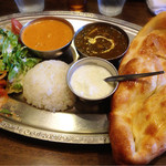 サールナート - バタークリームと本日のカレー