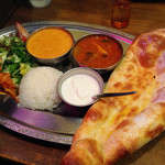 サールナート - バタークリームと本日のカレー