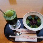 茶寮都路里 - 『宇治フロート』(681円)と『抹茶むうす』(412円)のセット～♪(^o^)丿