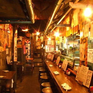 喧噪を忘れる昭和レトロな空間