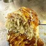 Denkou Sekka Ekimae hiroba ten - 肉玉焼き(そば1玉)リフト