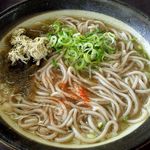 牧のうどん - 替え玉をそばで　麺の量はうどんより少なめの400gくらい？