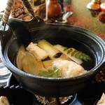 玉貴 - 鱧・うるい・筍の土瓶蒸し　