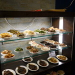 盛園絲瓜小籠湯包 - 2015.05 すぐ食べられる料理がケースにありますのでまずはこれを選びましょう。