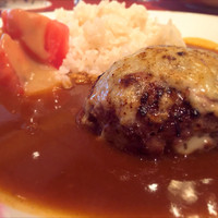 シェ・イノ - チャリティーカレー
                チーズハンバーグカレー