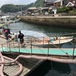 この船に乗り込みお店へ