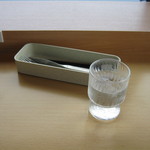 ジョイフルジュニア - お冷やとカトラリです。