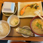 やよい軒 - 料理写真:焼き鮭定食+納豆+豚汁
