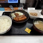 吉野家 - 料理写真:豚角煮定食、牛小鉢付き 税込で¥1,400円超え!