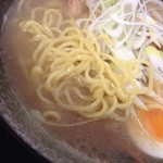 鈴や - ボケ気味（汗）麺のアップ