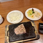 やっぱりステーキ - 料理写真: