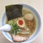 あぢとみ食堂 - 塩です。玉子が１個半なのは、味玉を追加した為です。オリジナルは、0.5個。家族が頂きました。