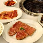 登正門