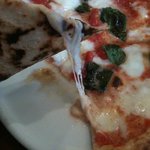 ピッツェリア ブラチェリア チェザリ - ちょっと贅沢なチェザリランチ（マルゲリータ エクストラ）