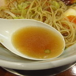 暁 製麺 - 魚介だしらぁ麺スープアップ