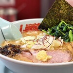 ラーメン山岡家 - 料理写真:甘い白みその香りが食欲をそそる一杯♪
