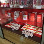 Kee Wah Bakery - 2015.06 パイナップルケーキは１個４０NT$、化粧箱は+20NT$でした。