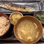 炭火焼干物定食しんぱち食堂 - 料理写真:さんまの塩焼き定食 玄米(+50円)インゲン(別売)