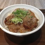 頑力屋 - ハーフ豚丼