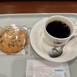 ドトールコーヒーショップ - 料理写真:ソフトクッキー チョコチップ、ブレンドコーヒーS